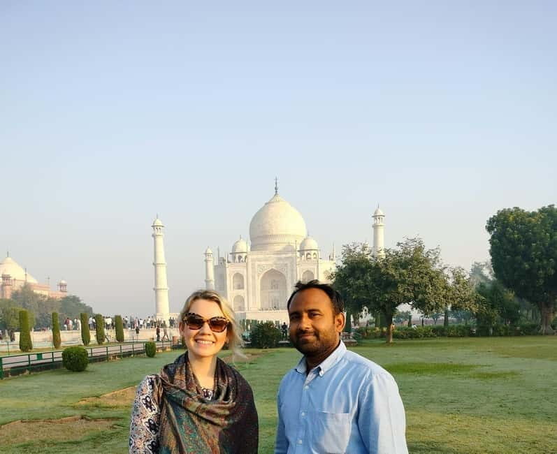 Agra: Taj Mahal Guided Tour with Photographer & Rental Saree - Overview of the Taj Mahal Guided Tour with Saree Rental