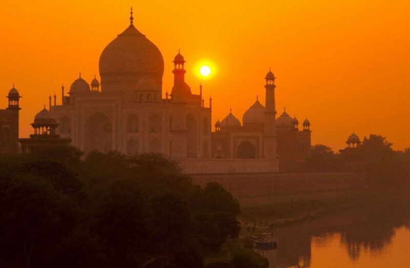 Agra: Taj Mahal with Mausoleum Skip-the-Line tickets & guide - A Detailed Look at the Taj Mahal Tour Experience