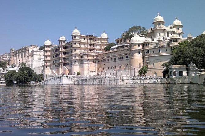 Ahmedabad to Udaipur private transfer - Key Points