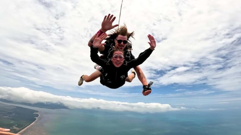 Airlie Beach: Tandem Skydiving Experience with Beach Landing - What the Experience Looks Like