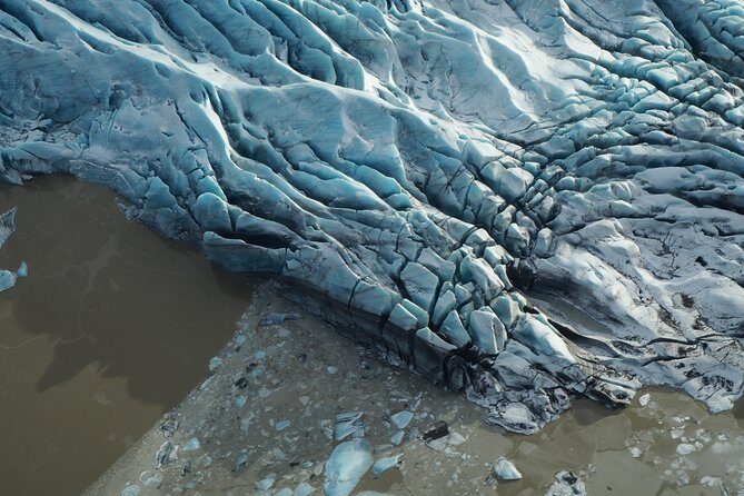 Airplane flight over glacier lagoons and Iceland's highest peak - Final Thoughts: Who is This Tour Best For?