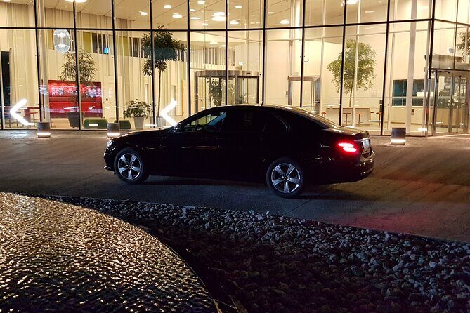 Airport Limousine Transfer: Arlanda Airport to Stockholm City 1-7 Passengers - Who is This Transfer Best For?