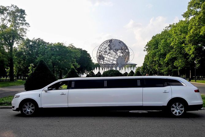 Airport Limousine Transfer one-way - LaGuardia Airport - Lincoln MKT - Experience the Comfort and Style of a One-Way LaGuardia Airport Transfer in a Lincoln MKT