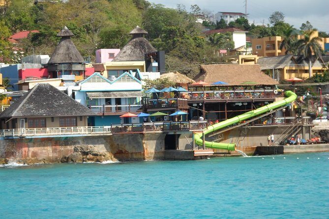 Airport Limousine Transfers Montego Bay Limo Service (Private ) - Key Points