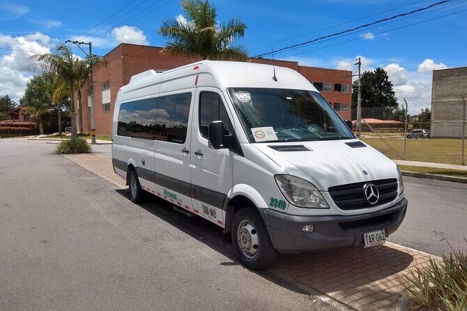 Airport Pickup OR Drop Off in Medellín Private Service - A Closer Look at the Experience