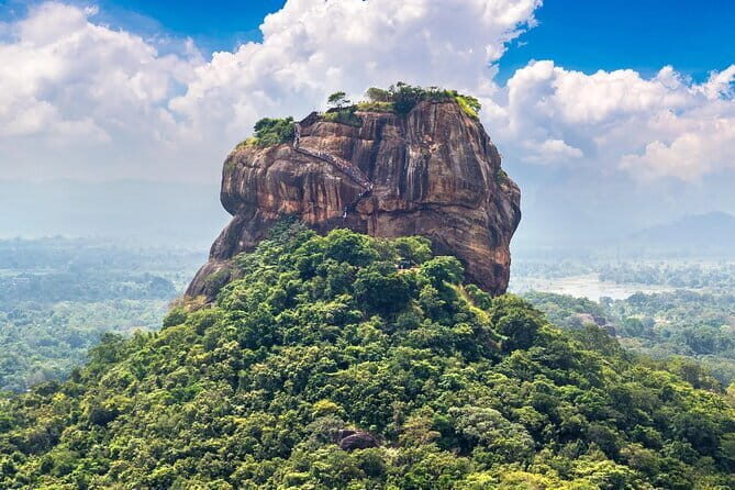 Airport Taxi Transfers from Colombo Airport to Sigiriya - Key Points