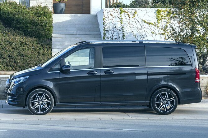 Airport Transfer: Airport FRA to Frankfurt by Luxury Van - Airport Transfer: Airport FRA to Frankfurt by Luxury Van