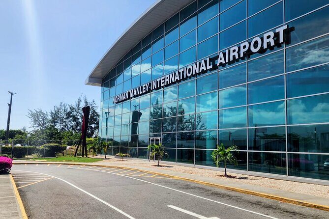 Airport Transfer from NMIA to Hotels in Kingston - Key Points