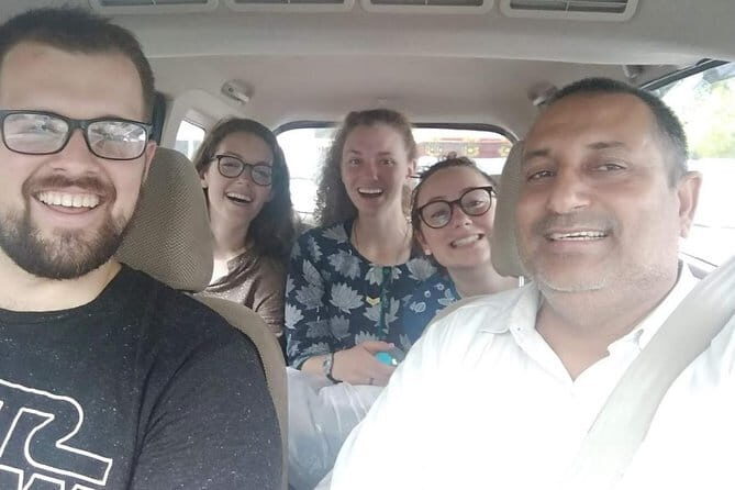 Airport transfer in Delhi (Per Way by Sedan, SUV and Tempo) - Key Points