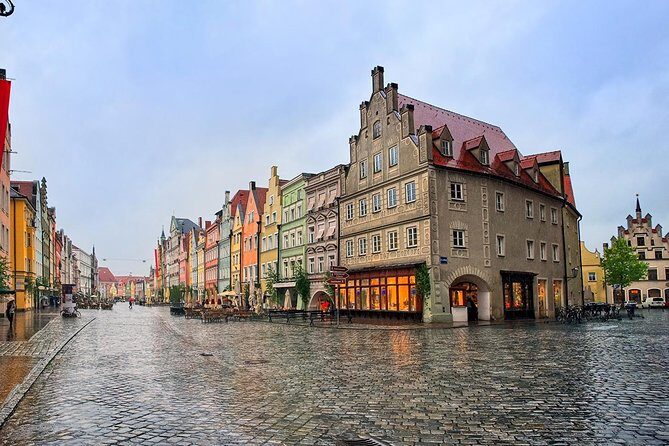 Airport Transfer: Munich Airport MUC to Munich by Luxury Van - The Meet & Greet Experience