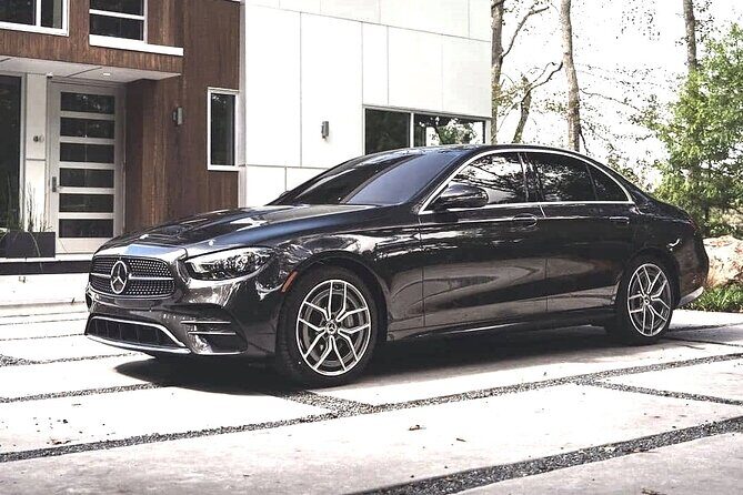 Airport Transfer: Sydney Airport SYD to Sydney by Business Car - A Closer Look at the Sydney Airport to City Transfer Experience