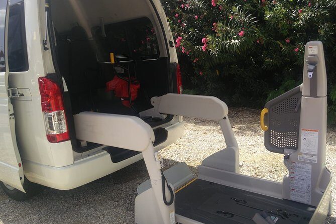 Airport Transfer to West Bay Accommodations (GCM)-Round Trip - Detailed Review of the Airport Transfer Experience