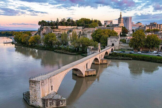 Aix en Provence and Avignon city of Popes Private Tour - Why This Tour Works Well
