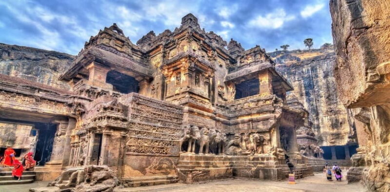 Ajanta & Ellora : Day Tour from Mumbai with Flight Tickets - Exploring the Highlights: What You Can Expect