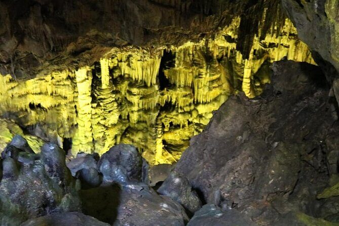 Akiyoshido Cave & Motonosumi Shrine Coastline & Spelunking Tour - Key Points