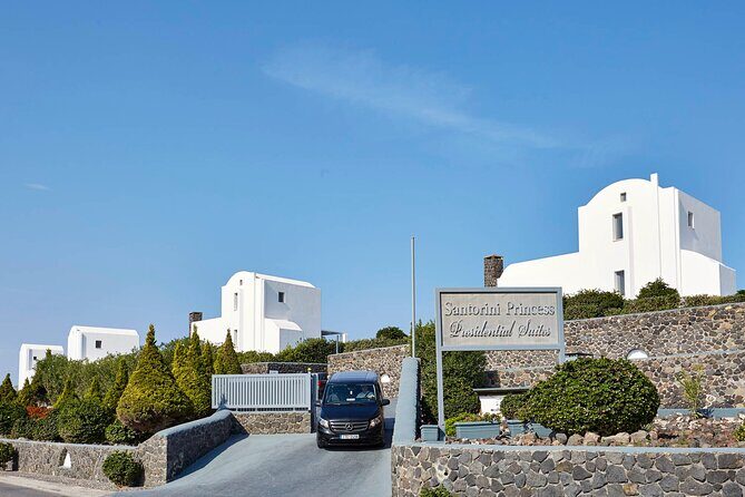 Akrotiri: Couples Massage with Dinner, Pool Access, wine, fruits - Final Thoughts