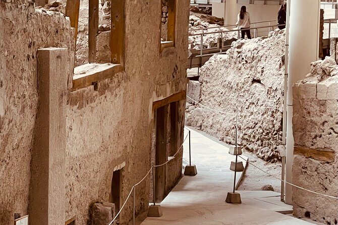 Akrotiri private tour, bu licensed guide , with transfer - Exploring the Richness of Akrotiri
