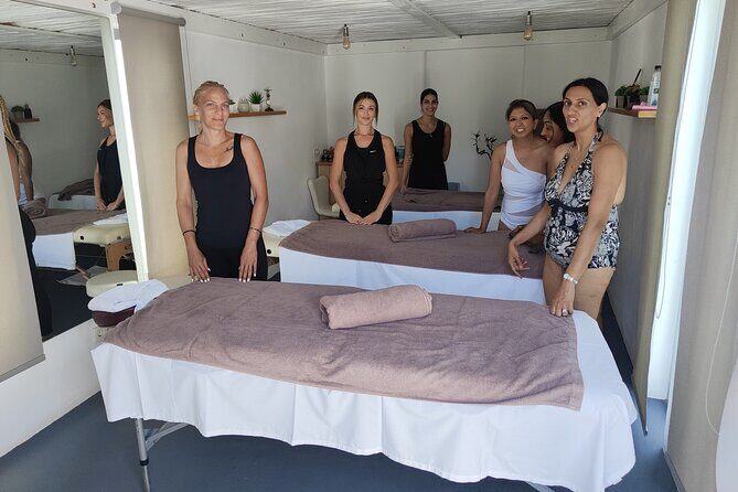 Akrotiri: Spa break for 3-4 friends, Pool access, wine & fruits - Authentic Feedback from Travelers