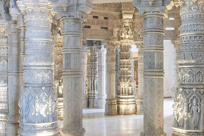 Akshardham Temple Tour Exhibition, Light & Water Show with Transfers - FAQs