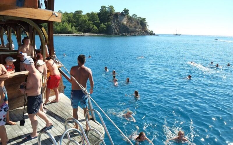 Alanya Catamaran Boat Trip with Swim Stops & Sunbathing - Who Will Enjoy This Tour?