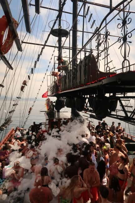Alanya: Pirate Boat Party with Foam, Disco, Lunch & Drinks - FAQs