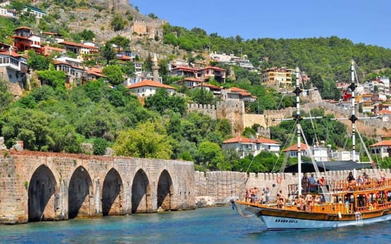 Alanya: Relaxing Boat Tour with Lunch and Swimming - Alanya: Relaxing Boat Tour with Lunch and Swimming