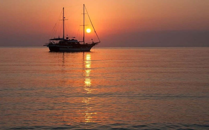 Alanya: Sunset And Party Boat With Soft Drinks And Dinner - Why This Tour Works Well