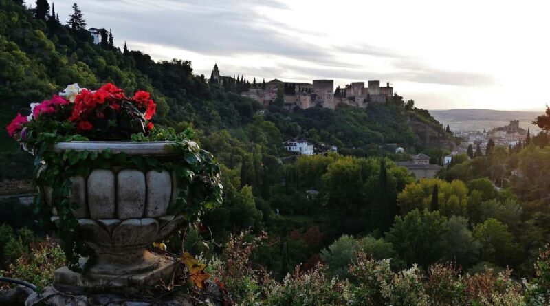 Albaicin and Sacromonte: Guided tour and sunset at Mirador San Nicolas - An Authentic Look at Granada’s Most Iconic Neighborhoods