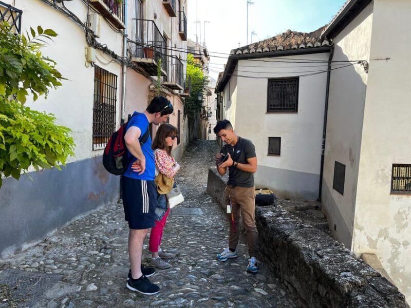 Albayzín: Granada's Albayzín Tour with Food Tasting - A Deep Dive into Granada’s Albayzín Tour