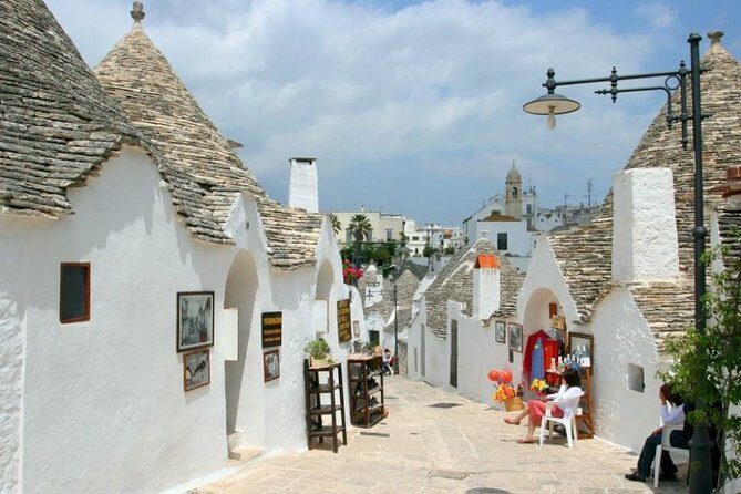 Alberobello and Polignano private walking tour - Key Points