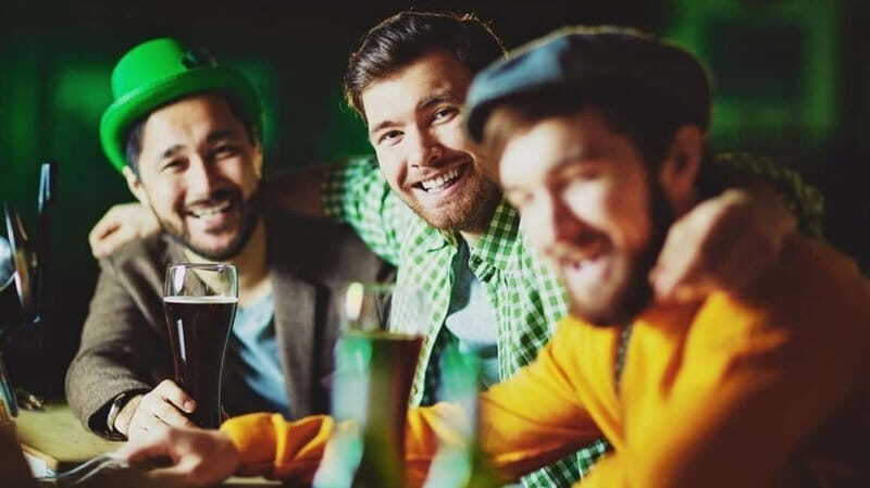 Albufeira: 5 Bars and 1 Nightclub Pub Crawl with Free Shots - Who Will Get the Most Out of This Tour?