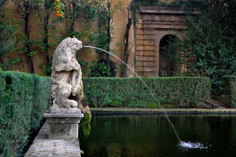 Alcázar of Seville Skip-the-Line Tickets and Guided Tour - What Makes This Tour Stand Out?