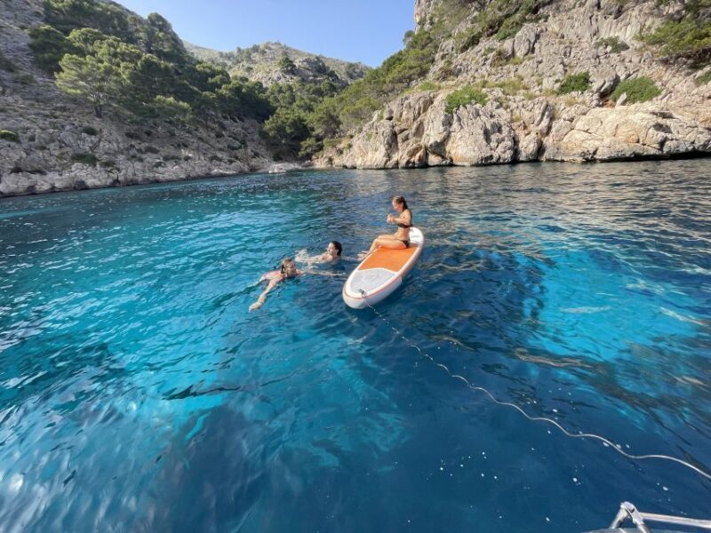 Alcudia: Sailing Yacht Excursion with Wine & Tapas - Key Points