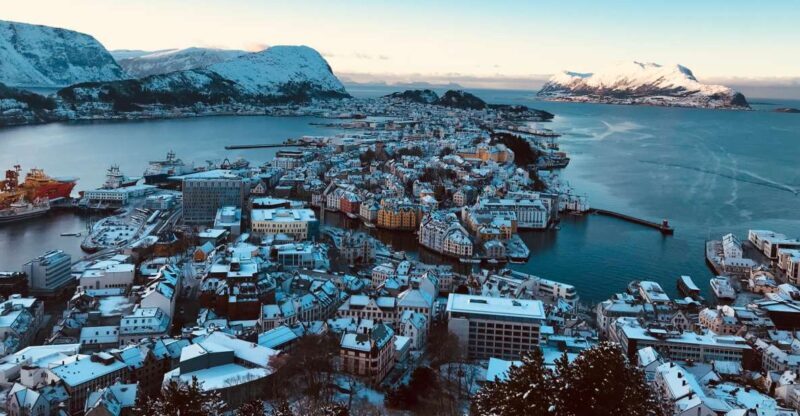 Ålesund: Ålesund and Surrounding Islands Audio Guide Tour - Key Points