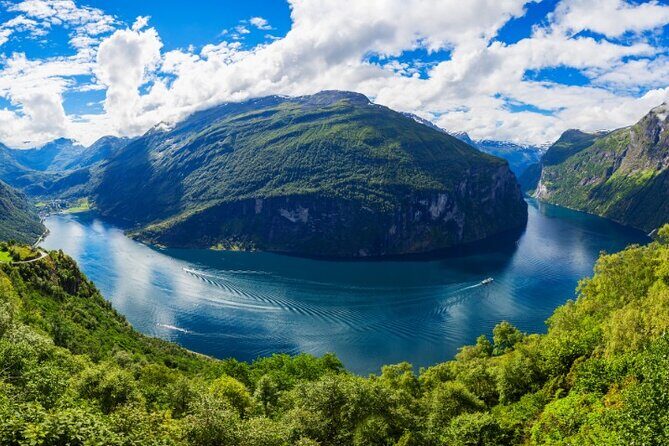 Alesund Port, Airport & City Private Transfer - Who Should Consider This Transfer?