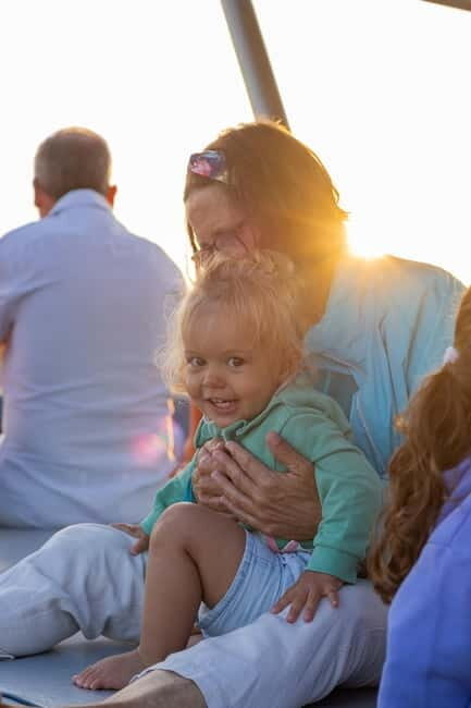 Algarve: Catamaran Sunset Tour with DJ or Live Guitarist - The Music: Live Guitar or DJ