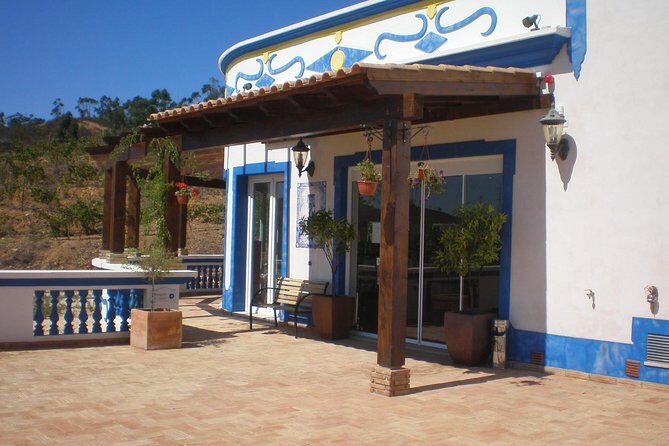 Algarve Wine Tour of Two Wine Estates - A Closer Look at the Algarve Wine Tour of Two Wine Estates