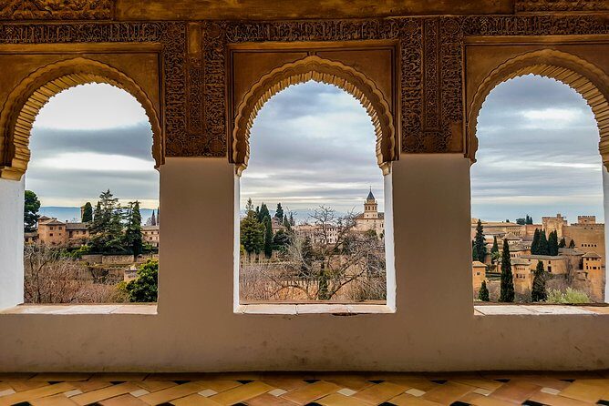 Alhambra, Albaicin and Sacromonte Guided Tour - The Alhambra: A Closer Look