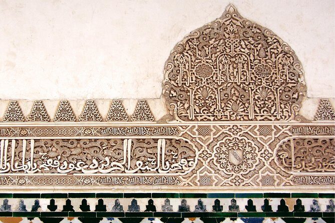 Alhambra, Albaicin and Sacromonte Guided Tour - Authentic Experiences and Authentic Tips