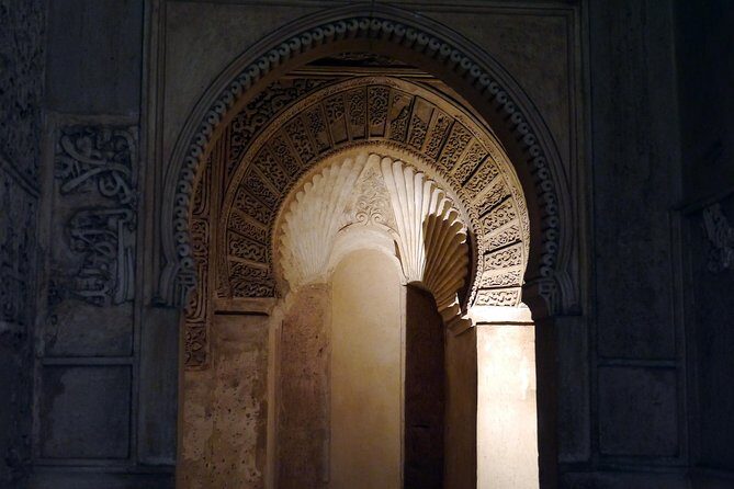 Alhambra, Albaicin and Sacromonte Guided Tour - Who Should Book This Tour?
