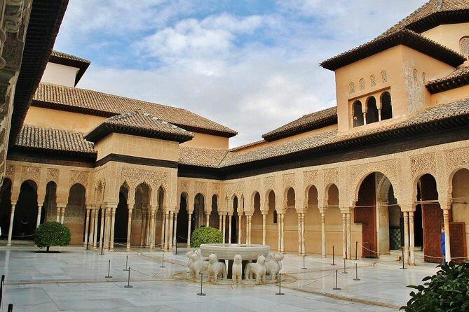 Alhambra and Granada Private Tour from Marbella, Malaga and port - Discover the Majesty of the Alhambra with a Private Tour from Malaga