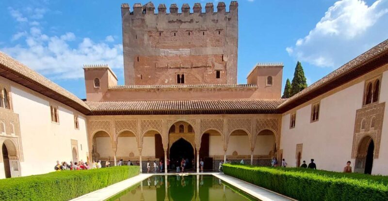 Alhambra and Nasrid Palaces Guided Tour with Tickets - The Ultimate Guide to the Alhambra and Nasrid Palaces Guided Tour with Tickets