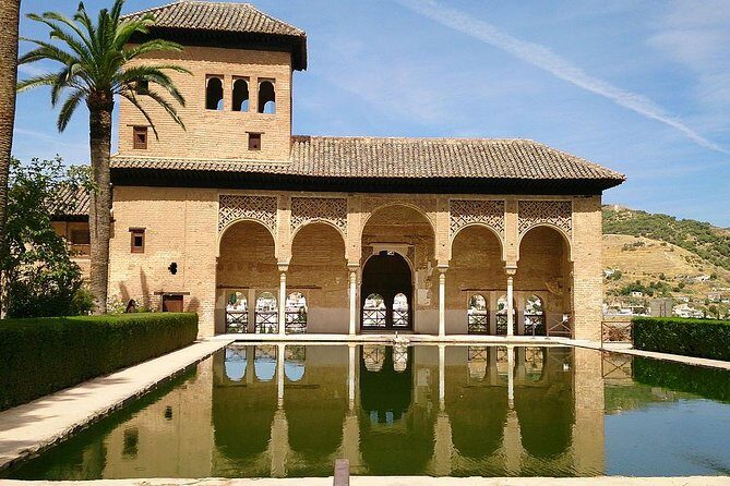 Alhambra &Charles Palace Guided Tour with Optional Nasrid Palaces - Frequently Asked Questions
