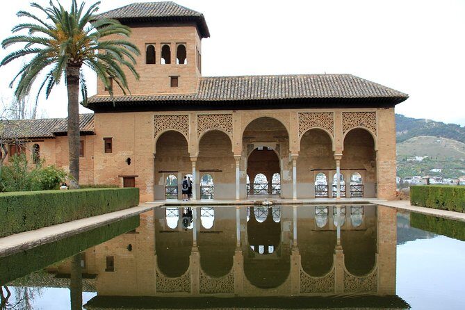 Alhambra Complete: Ticket Skip-the-Line Nasrid Palace and Generalife with Guide - FAQs