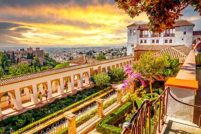 Alhambra gardens guided tour (English guide) - A Detailed Look at the Tour Experience