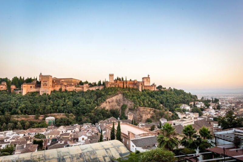 Alhambra & Generalife Tour including Transport & Admission - Experience the Majesty of the Alhambra & Generalife: The Practical Traveler’s Review