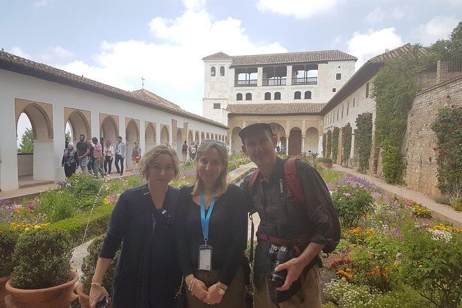 Alhambra Highlights Private Tour with Nazaries Palaces - Authentic Experiences and Reviews