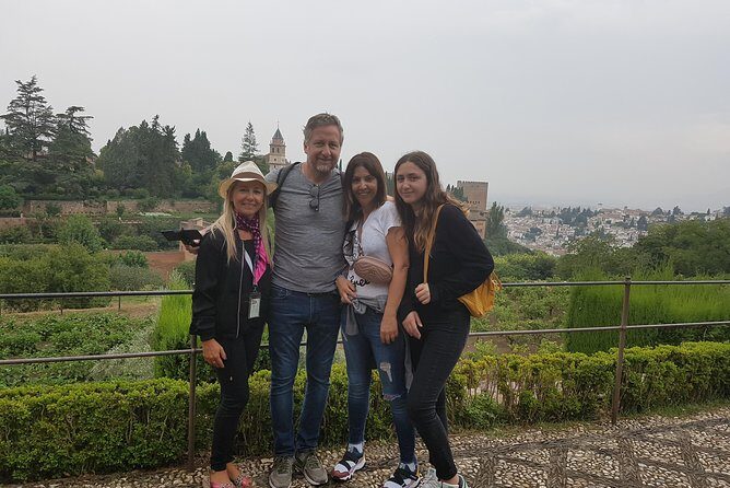 Alhambra Highlights Private Tour with Nazaries Palaces - The Sum Up
