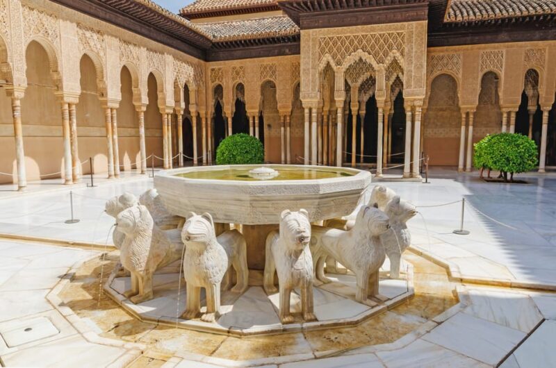 Alhambra & Nasrid Palace: Private Tour with Tickets - Key Points