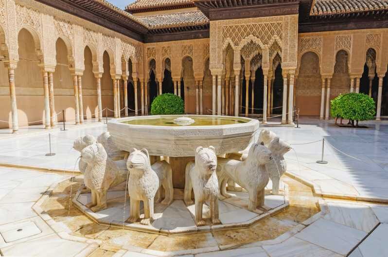 Alhambra & Nasrid Palace: Private Tour with Tickets - An In-Depth Look at the Tour Experience